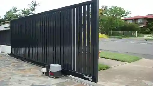 Modern residential gate automated with Beninca system